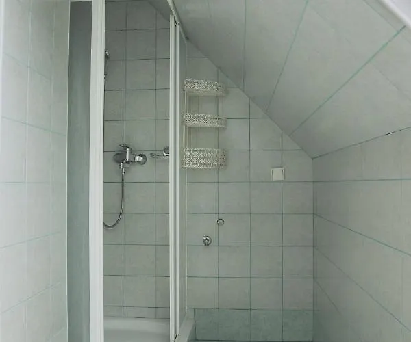 Amak With Free Onsite Parking