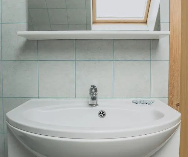 Amak With Free Onsite Parking בובק