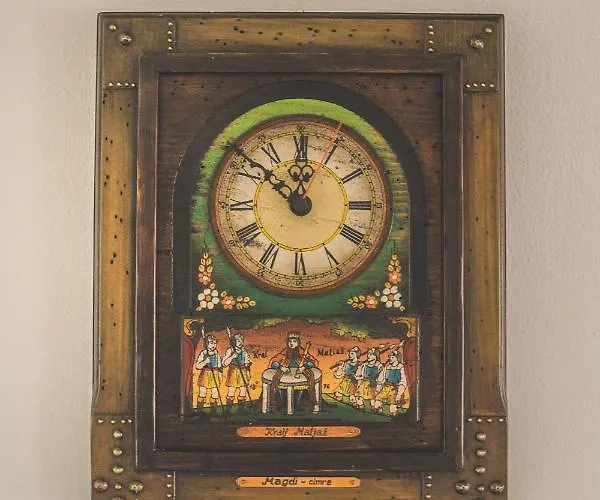 Amak With Free Onsite Parking