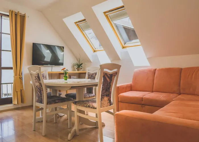 Amak With Free Onsite Parking בובק