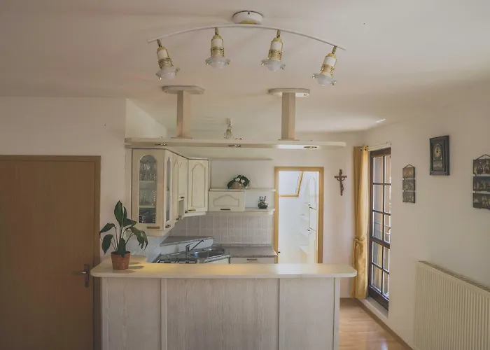 Amak With Free Onsite Parking